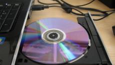 Установка DVD-ROM и дисковода